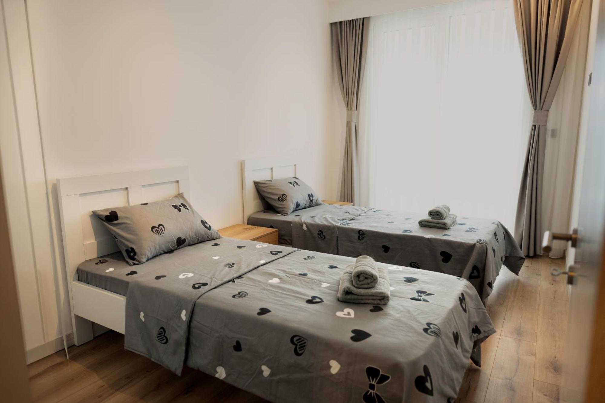 33Rd Floor Twin Apartments In Cevahir Sky City Complex With Pool, Spa, Fitness And Parking Included In Price Skopie Exterior foto