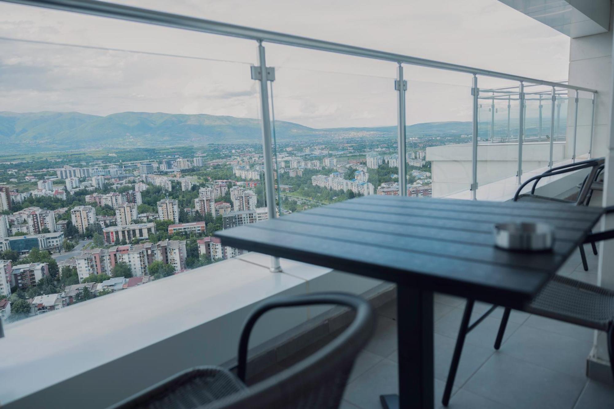 33Rd Floor Twin Apartments In Cevahir Sky City Complex With Pool, Spa, Fitness And Parking Included In Price Skopie Exterior foto