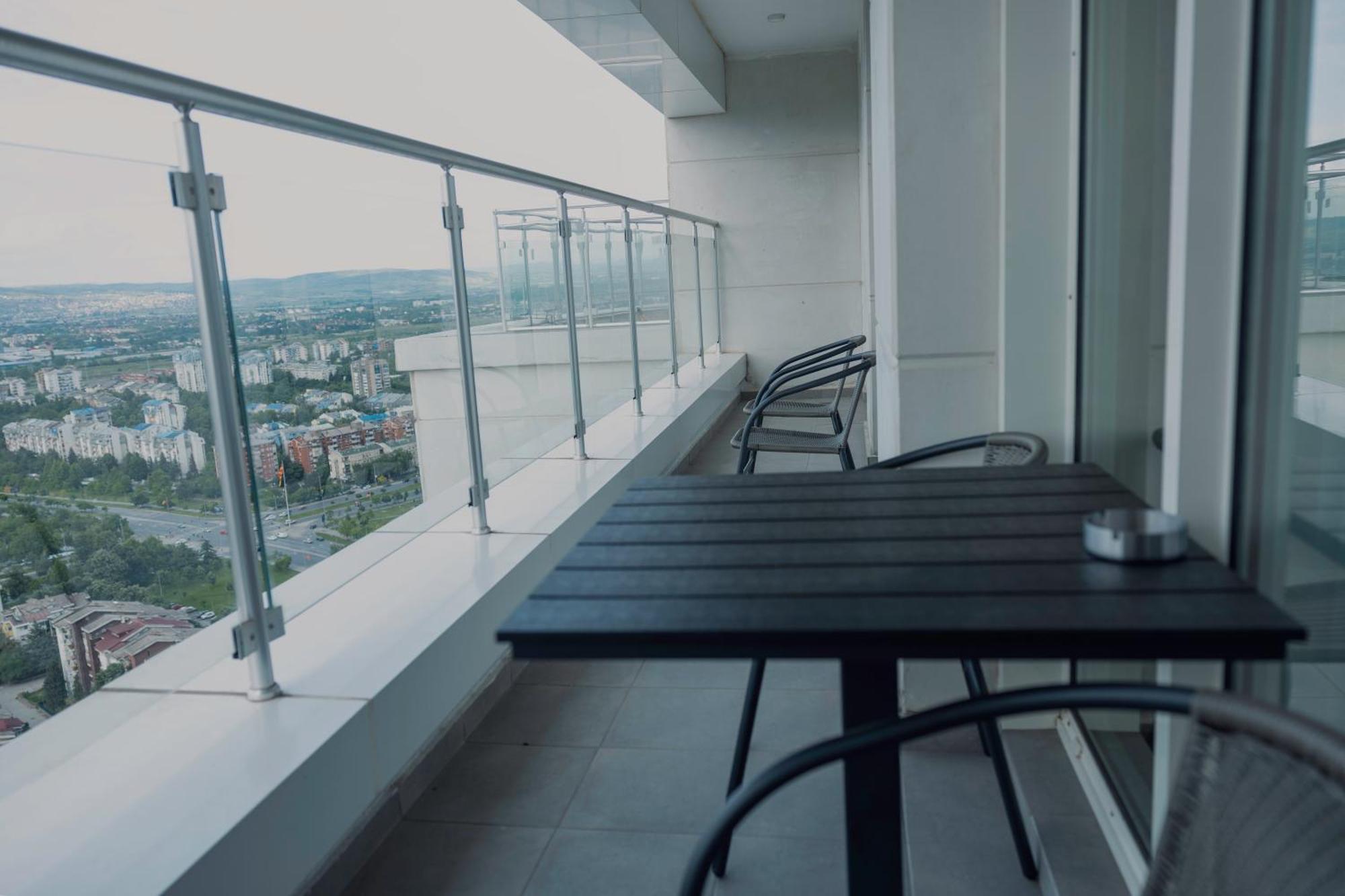 33Rd Floor Twin Apartments In Cevahir Sky City Complex With Pool, Spa, Fitness And Parking Included In Price Skopie Exterior foto