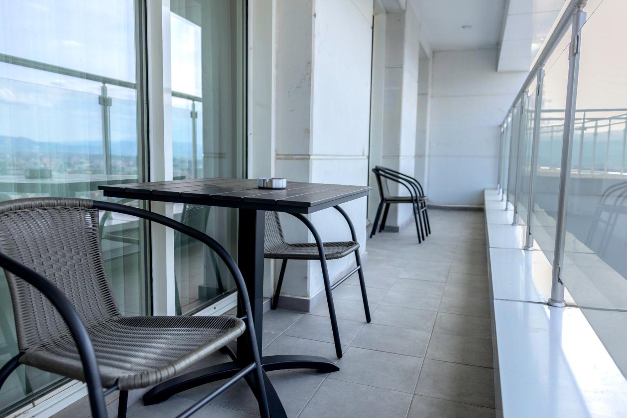 33Rd Floor Twin Apartments In Cevahir Sky City Complex With Pool, Spa, Fitness And Parking Included In Price Skopie Exterior foto